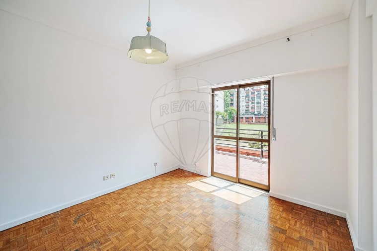 Apartamento T2 para Venda em Lumiar Foto 14