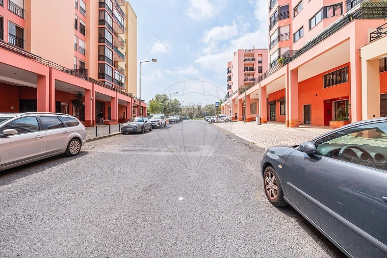 Apartamento T2 para Venda em Lumiar Foto 35