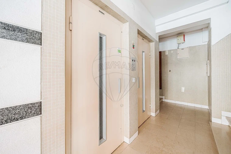 Apartamento T2 para Venda em Lumiar Foto 31
