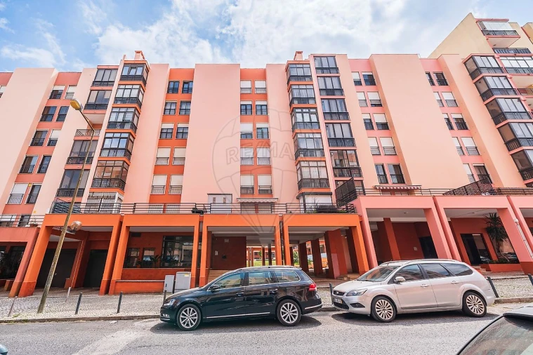 Apartamento T2 para Venda em Lumiar Foto 34