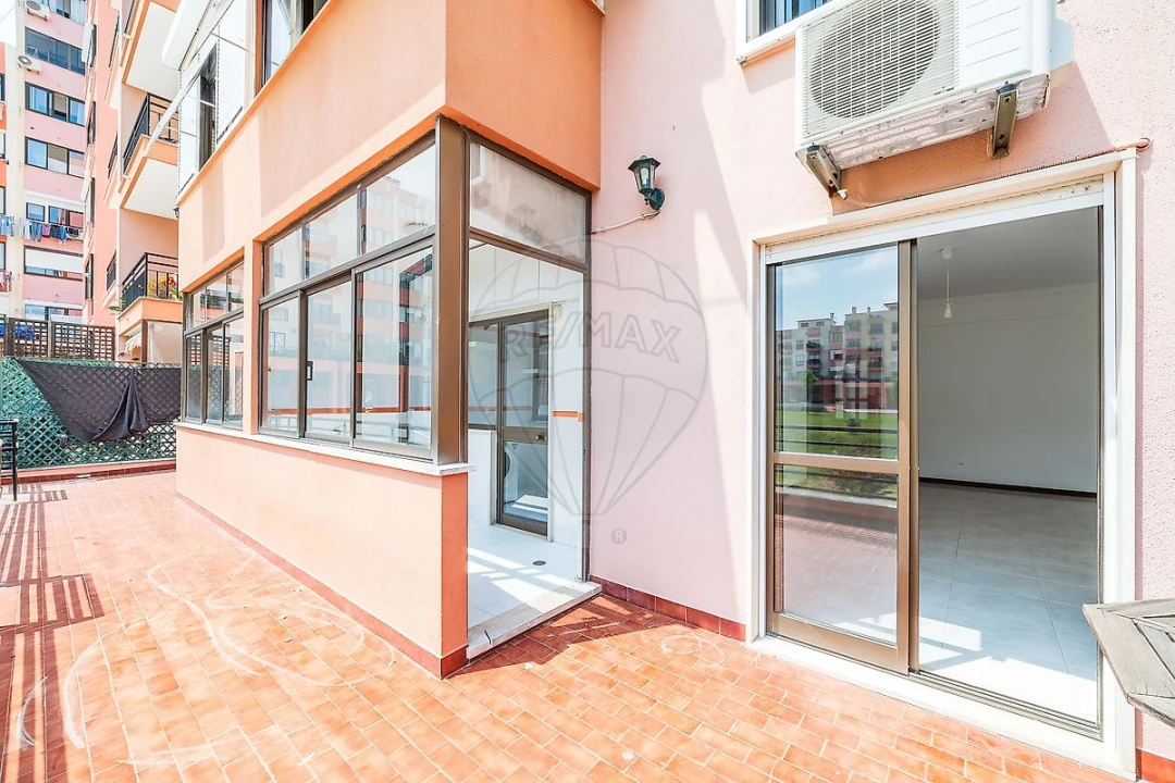 Apartamento T2 para Venda em Lumiar Foto 4