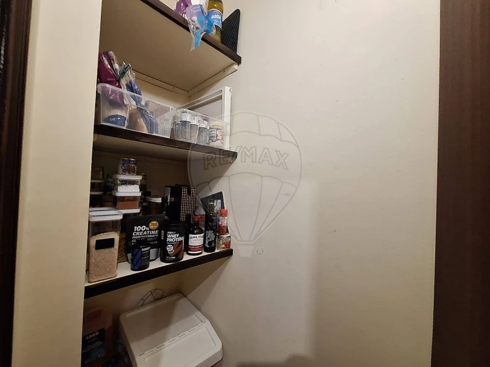 Apartamento T2 para Venda em Queluz e Belas Foto 3