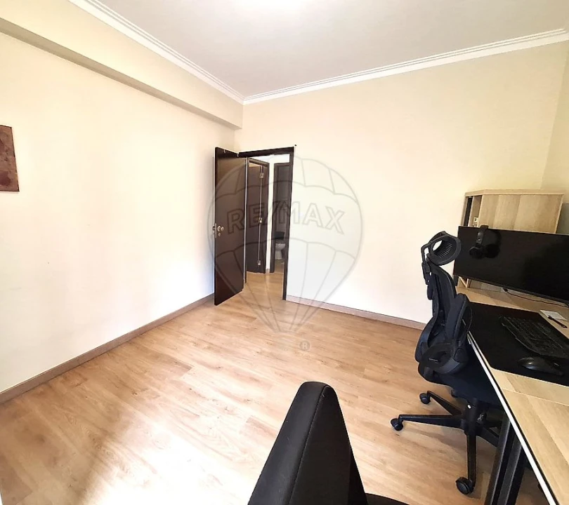 Apartamento T2 para Venda em Queluz e Belas Foto 6
