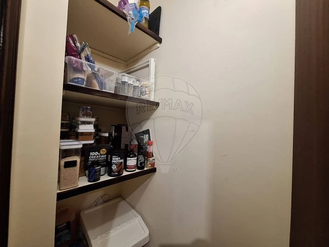 Apartamento T2 para Venda em Queluz e Belas Foto 3