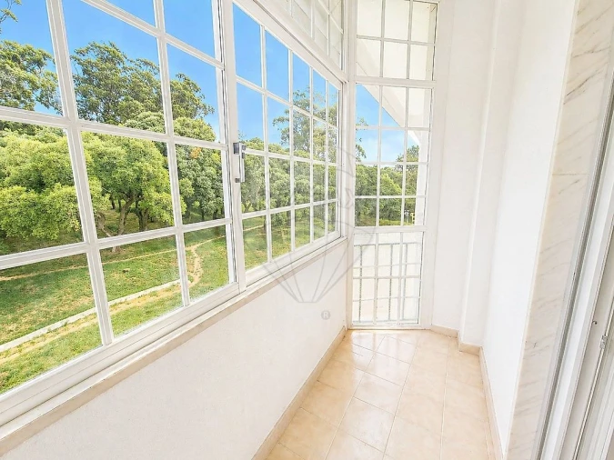 Apartamento T2 para Venda em Queluz e Belas Foto 2