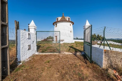 Armazém para Venda em Lousa