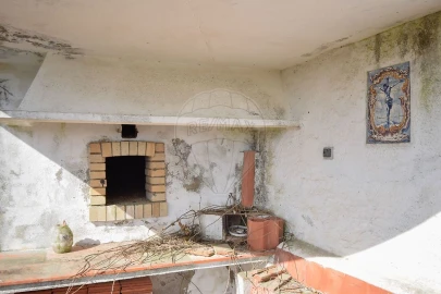Armazém para Venda em Lousa