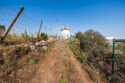 Armazém para Venda em Lousa
