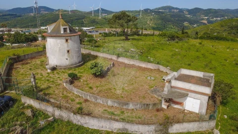 Armazém para Venda em Lousa