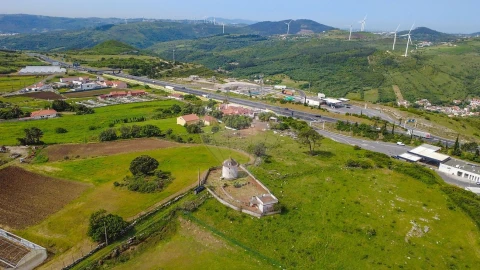Armazém para Venda em Lousa