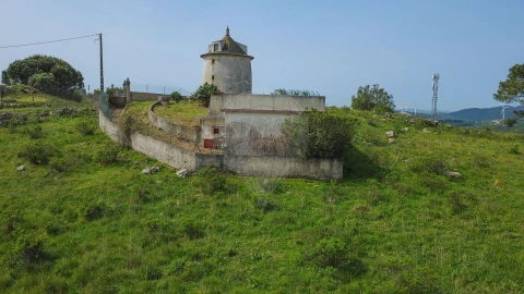 Armazém para Venda em Lousa