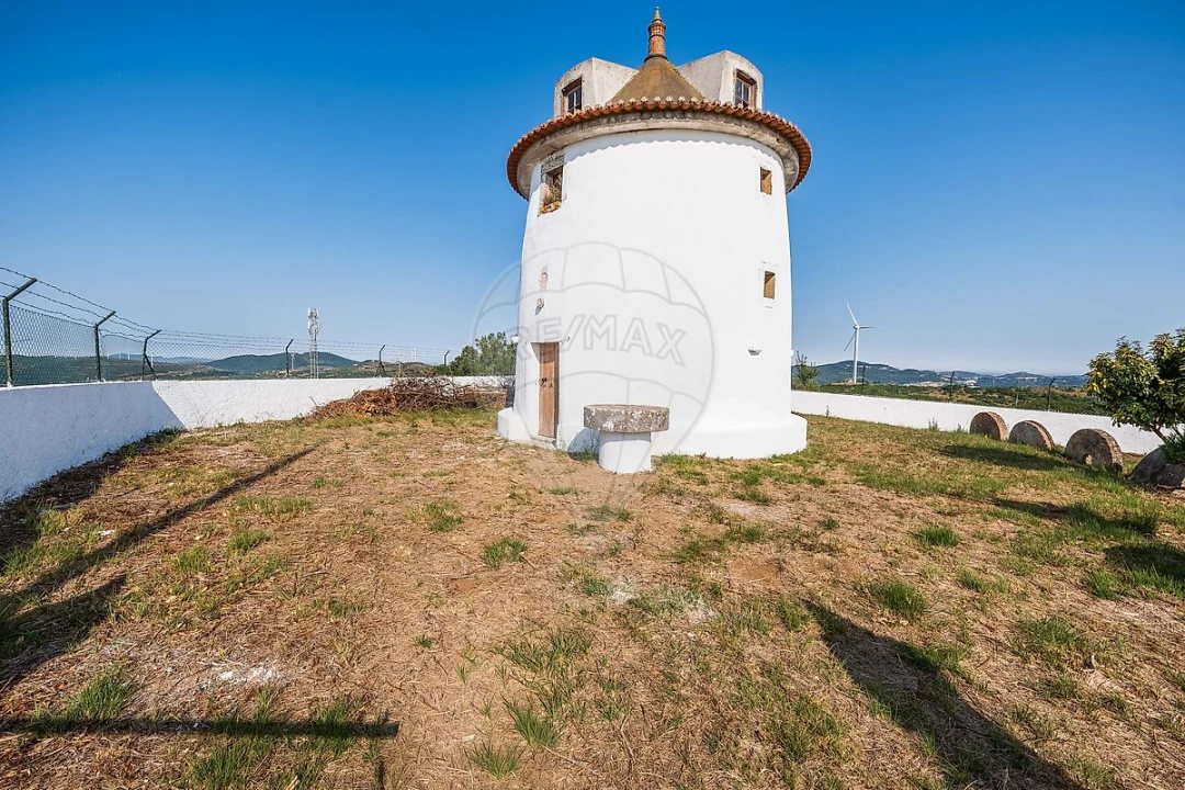 Armazém para Venda em Lousa Foto 17