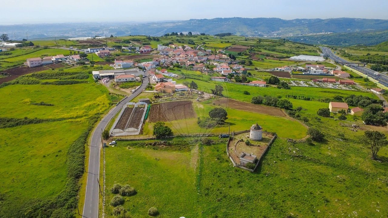 Armazém para Venda em Lousa Foto 11