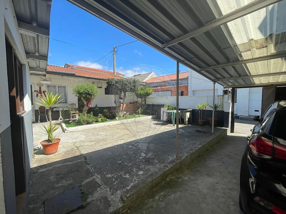 Moradia T5 para Venda em Rio Meão Foto 3