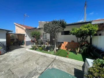 Moradia T5 para Venda em Rio Meão