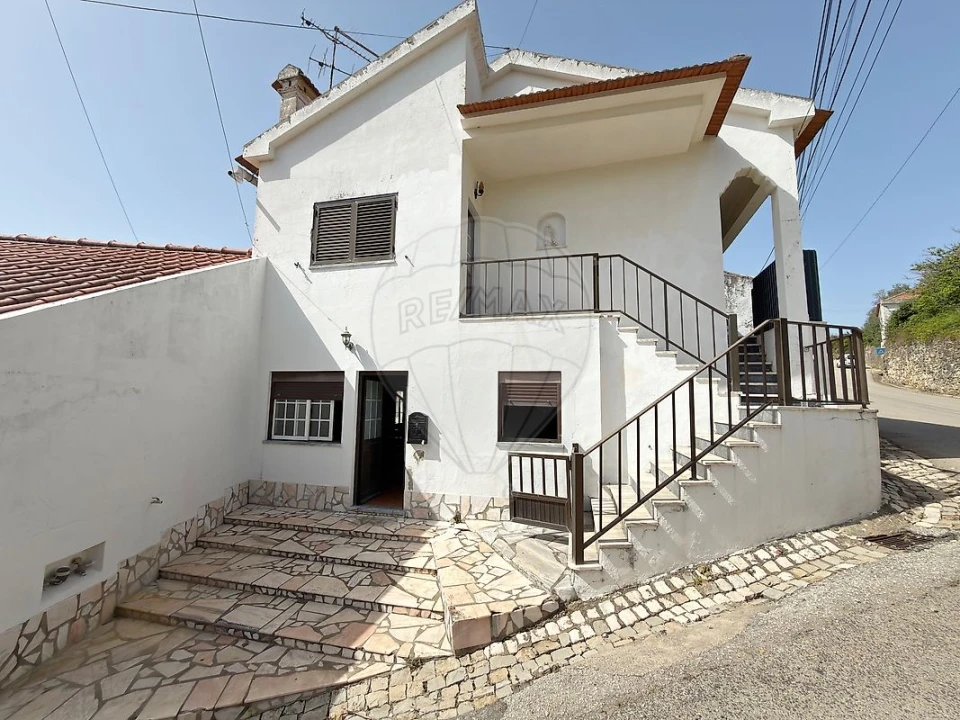 Moradia T2 para Venda em Meca Foto 1