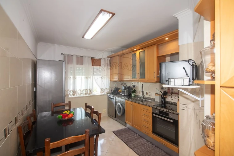 Apartamento T2 para Venda em Alverca do Ribatejo e Sobralinho Foto 3