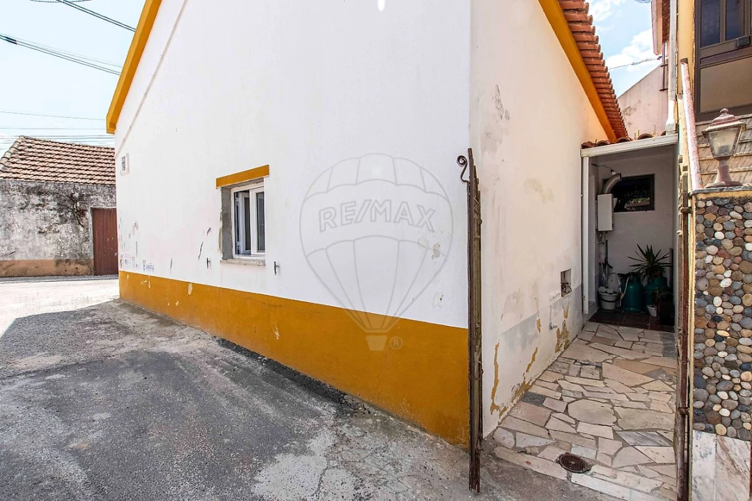 Moradia T2 para Venda em Olhalvo Foto 5