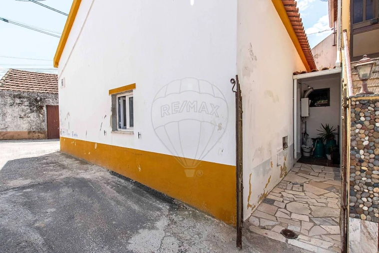 Moradia T2 para Venda em Olhalvo Foto 5