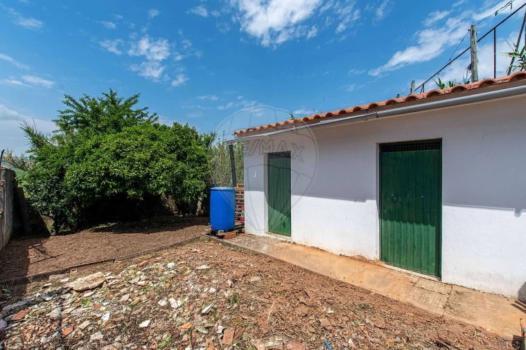 Moradia T2 para Venda em Olhalvo Foto 3