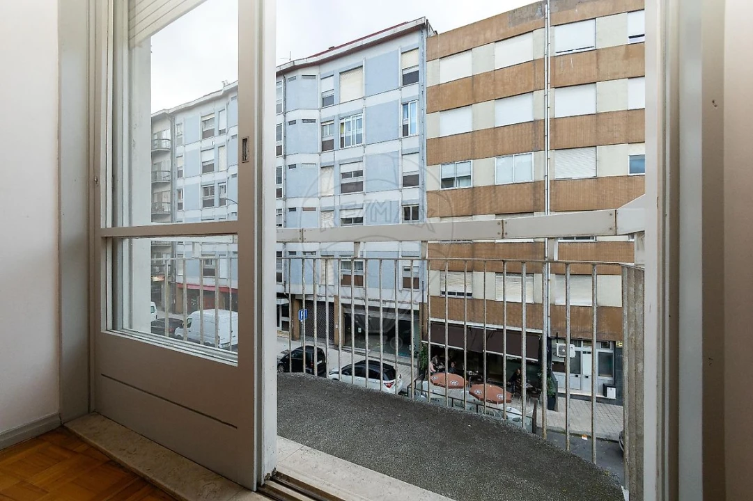 Apartamento T2 para Arrendamento em Paranhos Foto 1