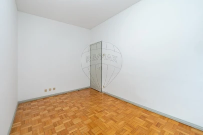 Apartamento T2 para Arrendamento em Paranhos