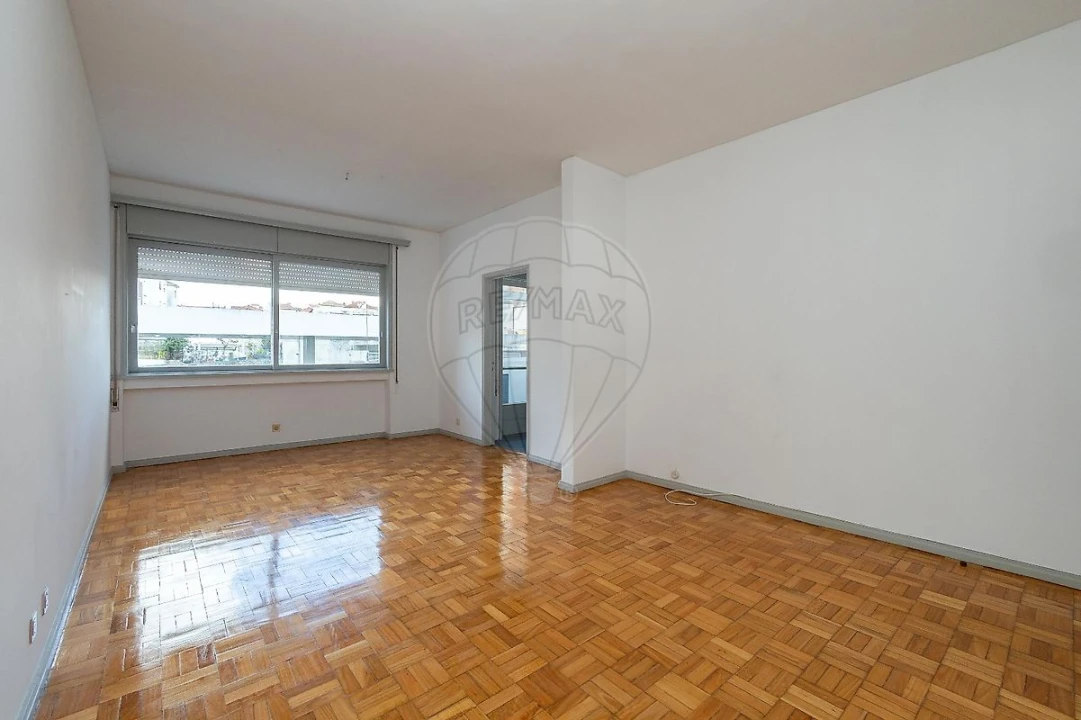 Apartamento T2 para Arrendamento em Paranhos Foto 25