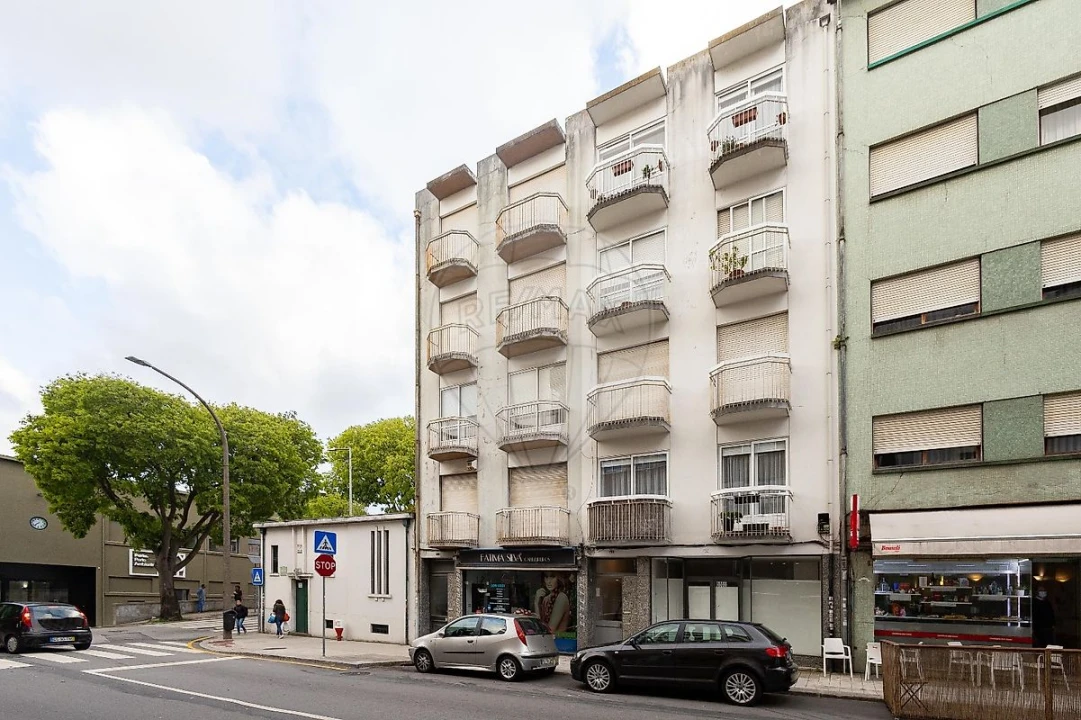 Apartamento T2 para Arrendamento em Paranhos Foto 23