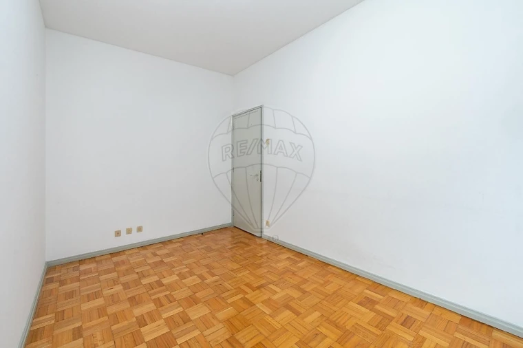 Apartamento T2 para Arrendamento em Paranhos Foto 9