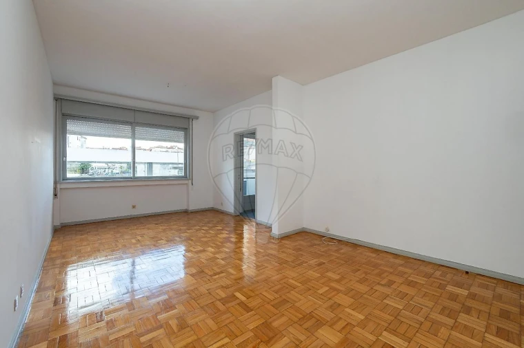 Apartamento T2 para Arrendamento em Paranhos Foto 25