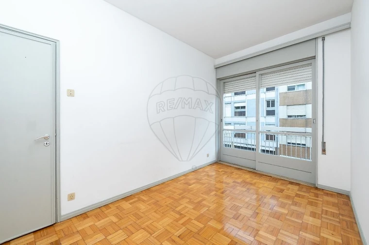Apartamento T2 para Arrendamento em Paranhos Foto 14