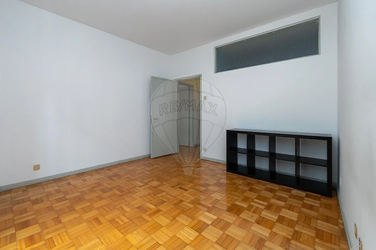 Apartamento T2 para Arrendamento em Paranhos Foto 5