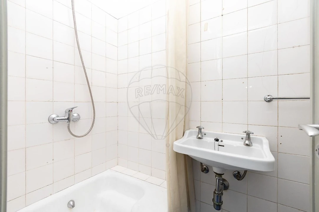 Apartamento T2 para Arrendamento em Paranhos Foto 4