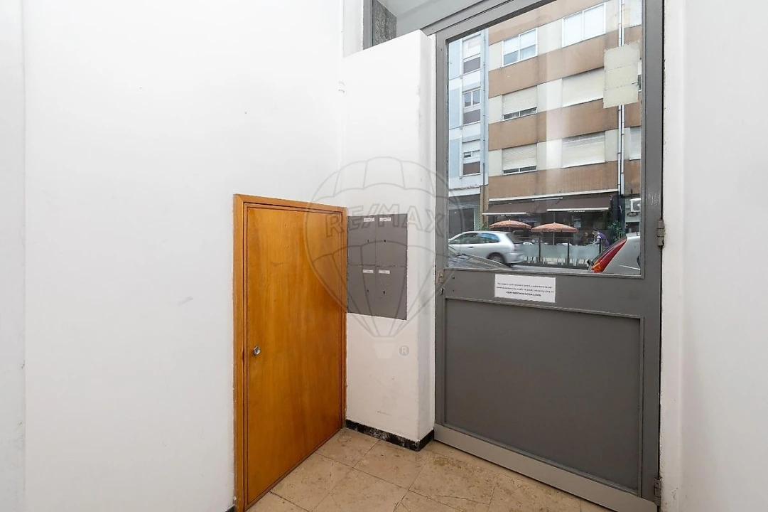 Apartamento T2 para Arrendamento em Paranhos Foto 12