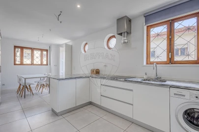 Moradia T4 para Venda em Campanhã