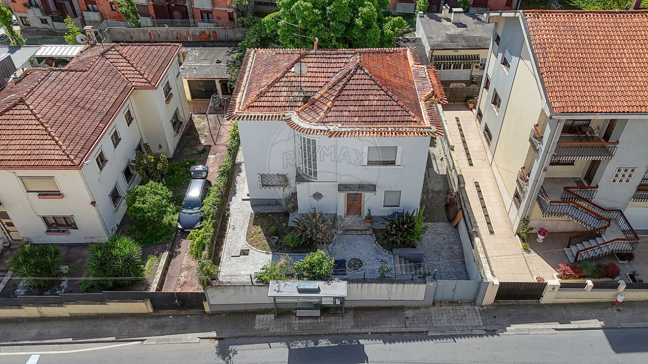 Moradia T4 para Venda em Campanhã Foto 4