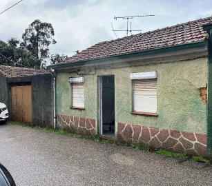 Moradia T2 para Venda em Recardães e Espinhel