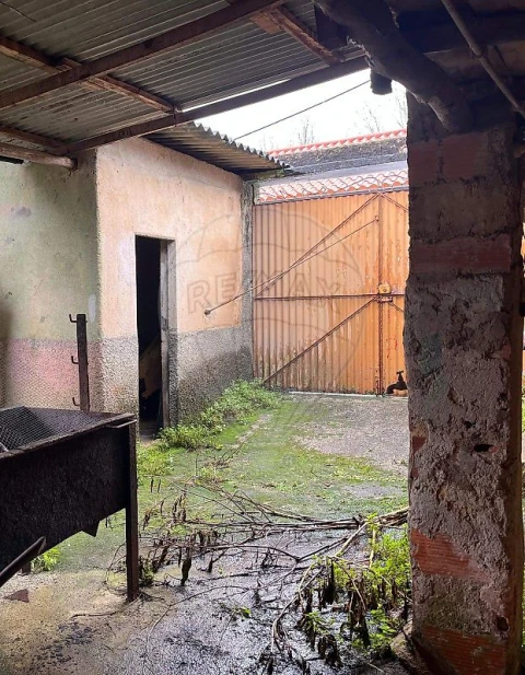 Moradia T2 para Venda em Recardães e Espinhel