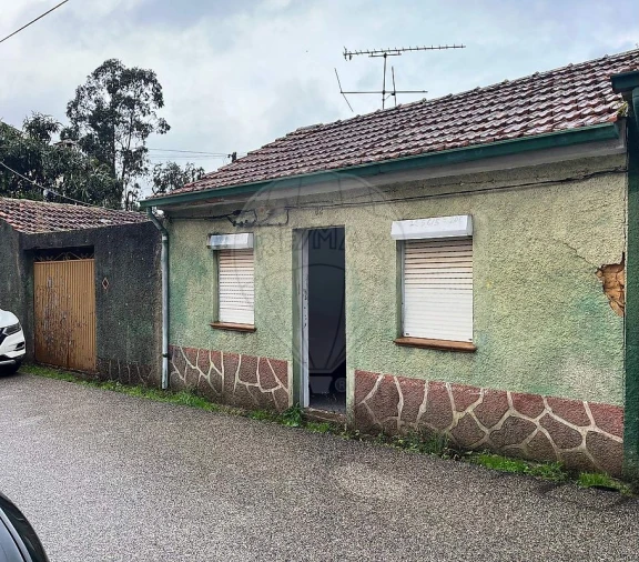 Moradia T2 para Venda em Recardães e Espinhel