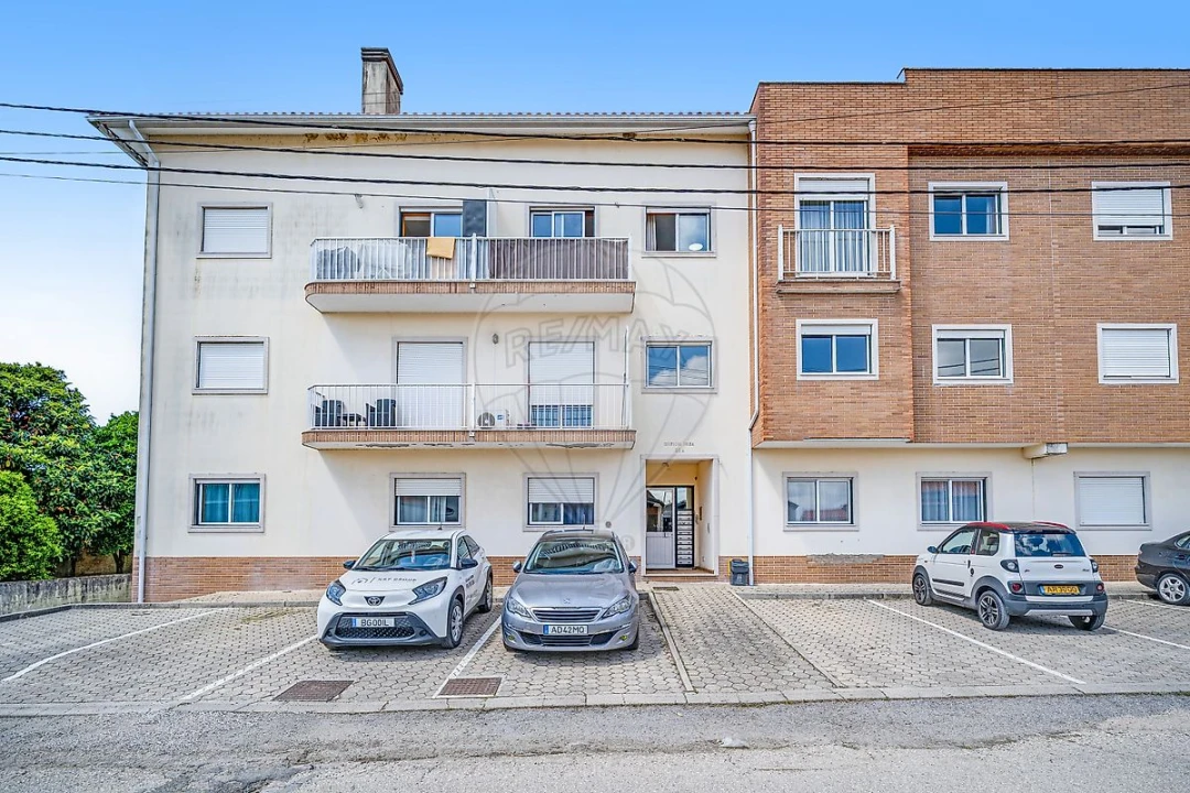 Apartamento T2 para Venda em Oiã Foto 1
