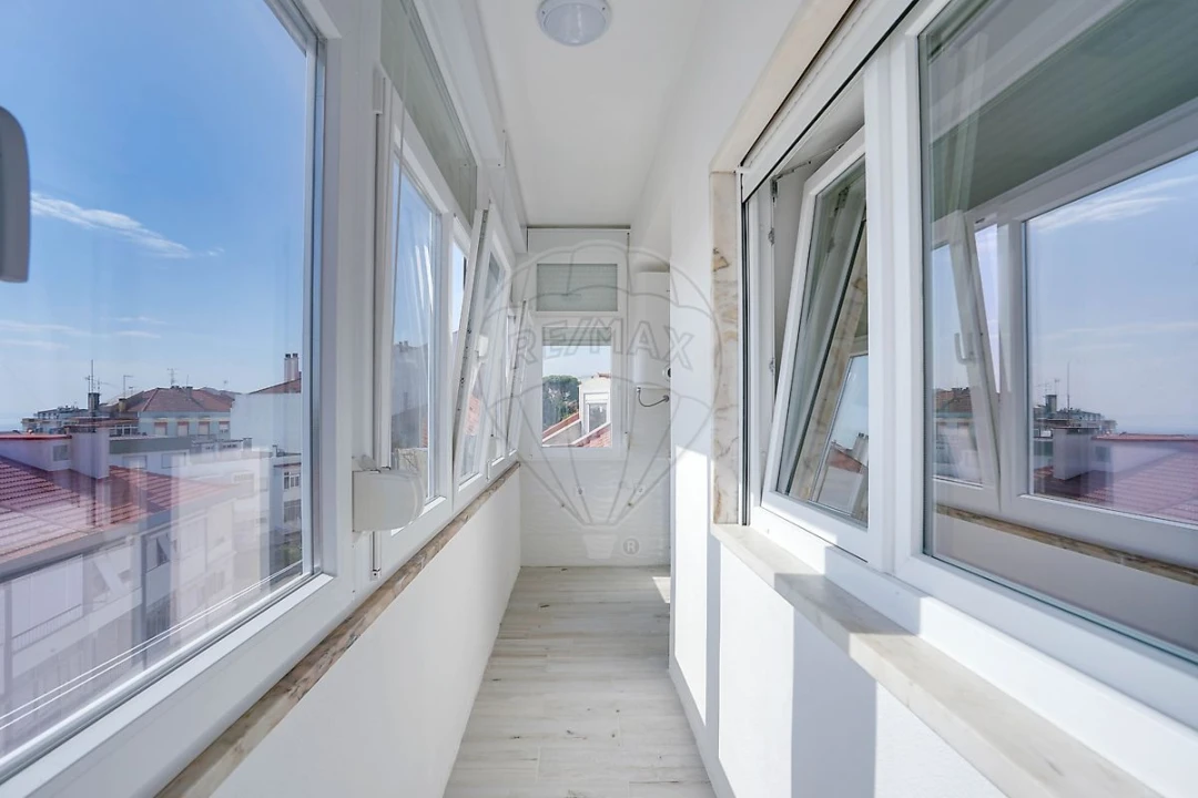 Apartamento T2 para Venda em Santa Iria de Azoia, São João da Talha e Bobadela Foto 18