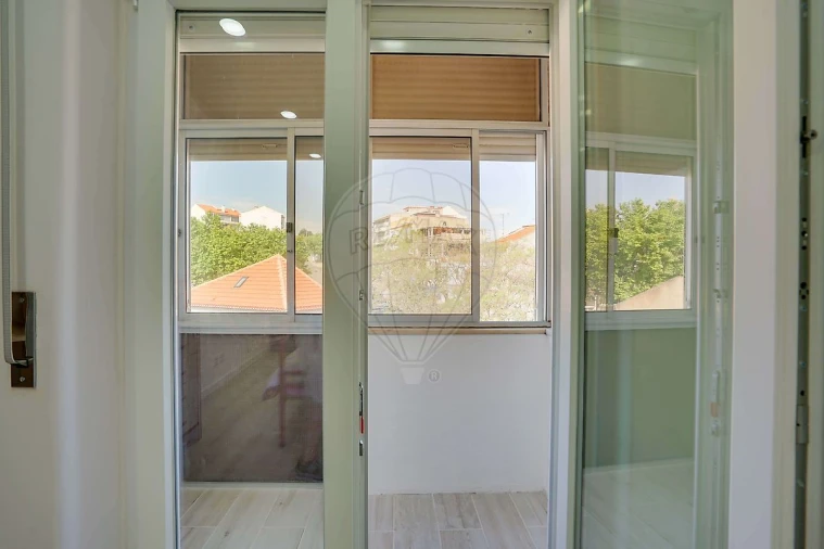 Apartamento T2 para Venda em Santa Iria de Azoia, São João da Talha e Bobadela Foto 3