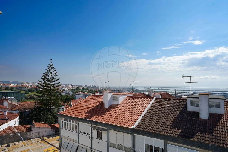 Apartamento T2 para Venda em Santa Iria de Azoia, São João da Talha e Bobadela Foto 28