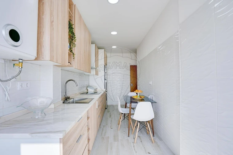 Apartamento T2 para Venda em Santa Iria de Azoia, São João da Talha e Bobadela Foto 19