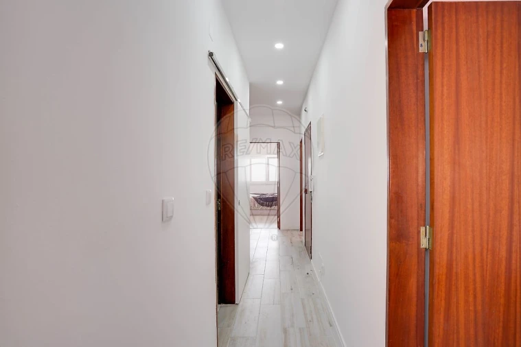 Apartamento T2 para Venda em Santa Iria de Azoia, São João da Talha e Bobadela Foto 7