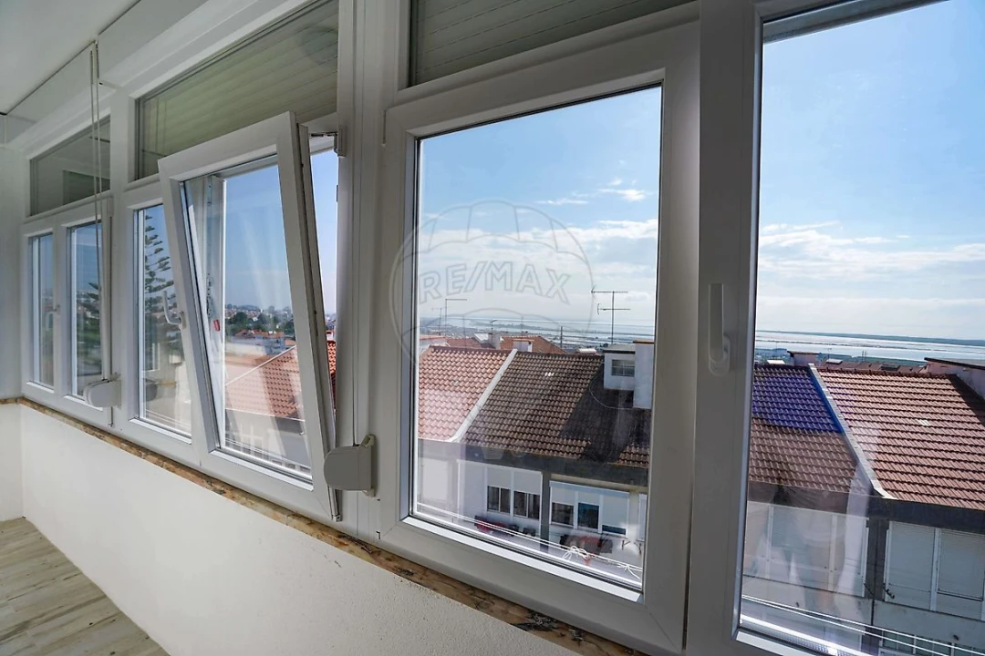 Apartamento T2 para Venda em Santa Iria de Azoia, São João da Talha e Bobadela Foto 21
