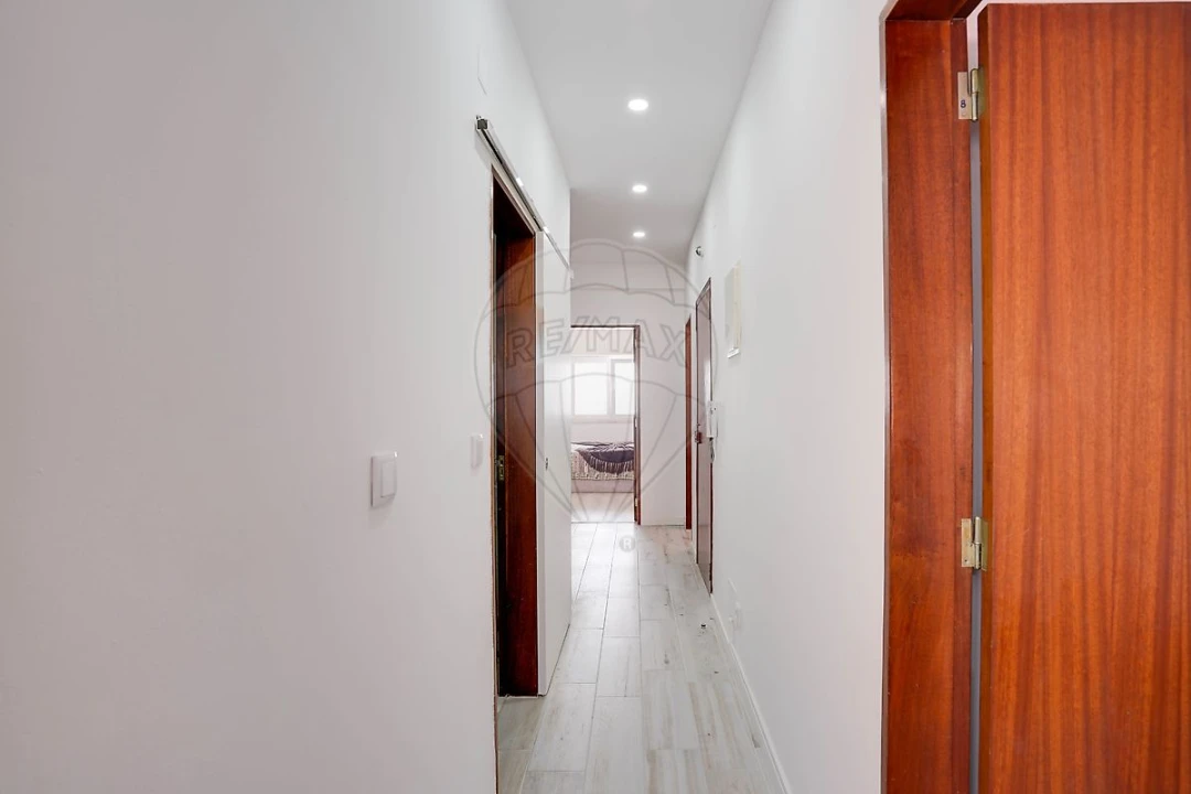 Apartamento T2 para Venda em Santa Iria de Azoia, São João da Talha e Bobadela Foto 7