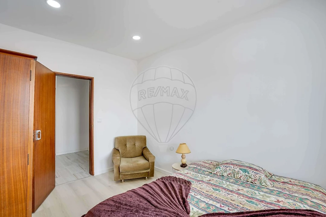 Apartamento T2 para Venda em Santa Iria de Azoia, São João da Talha e Bobadela Foto 15