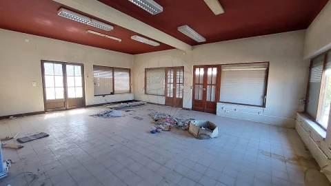 Armazém para Venda em Benedita