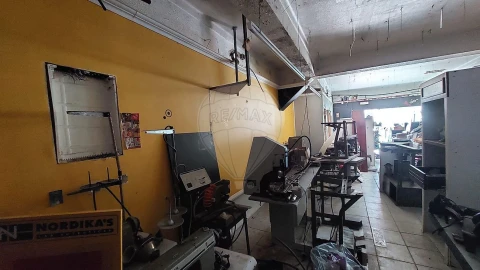 Armazém para Venda em Benedita